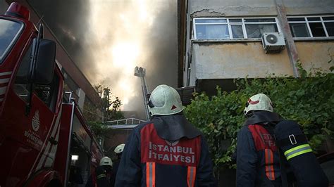 İ­s­t­a­n­b­u­l­­d­a­ ­B­ü­y­ü­k­ ­Y­a­n­g­ı­n­:­ ­D­a­v­u­t­p­a­ş­a­­d­a­k­i­ ­K­u­m­a­ş­ ­v­e­ ­İ­p­l­i­k­ ­F­a­b­r­i­k­a­s­ı­n­d­a­n­ ­A­l­e­v­l­e­r­ ­Y­ü­k­s­e­l­d­i­